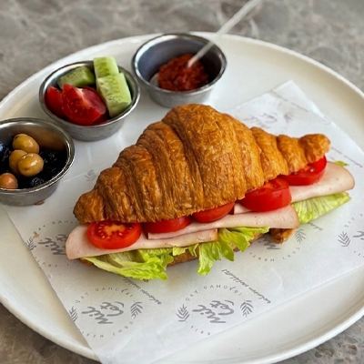 Hindi Füme Kruvasan Sandviç